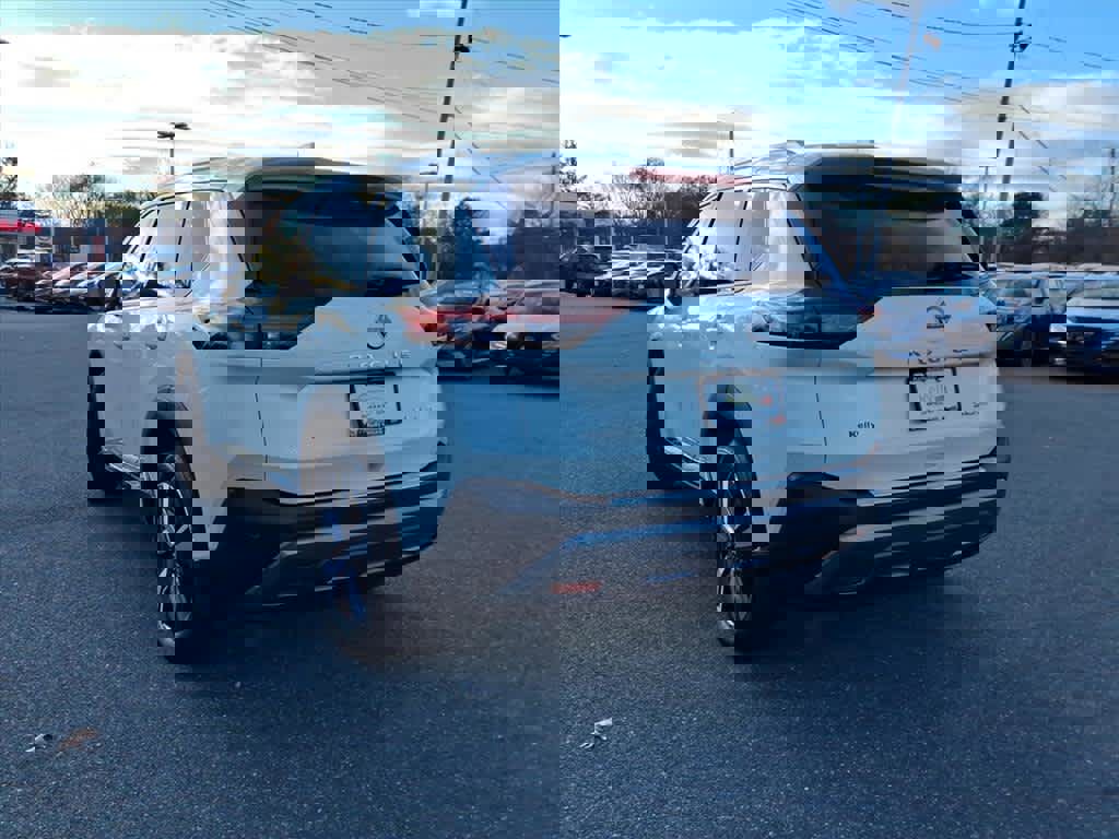 Certified 2023 Nissan Rogue SL w/ SL Premium Package image 7