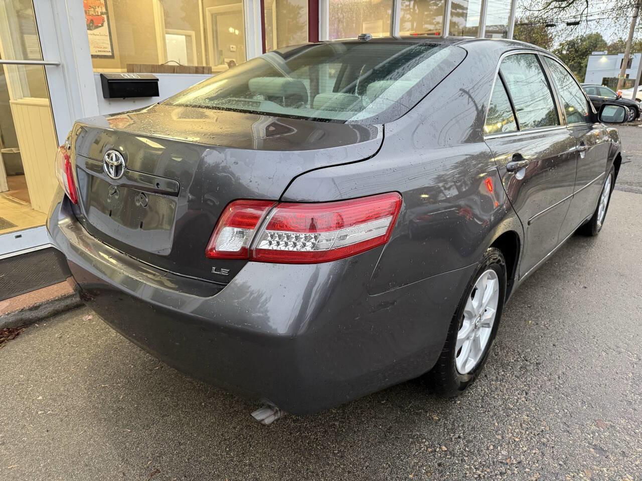 Used 2011 Toyota Camry LE w/ LE Extra-Value Pkg image 5