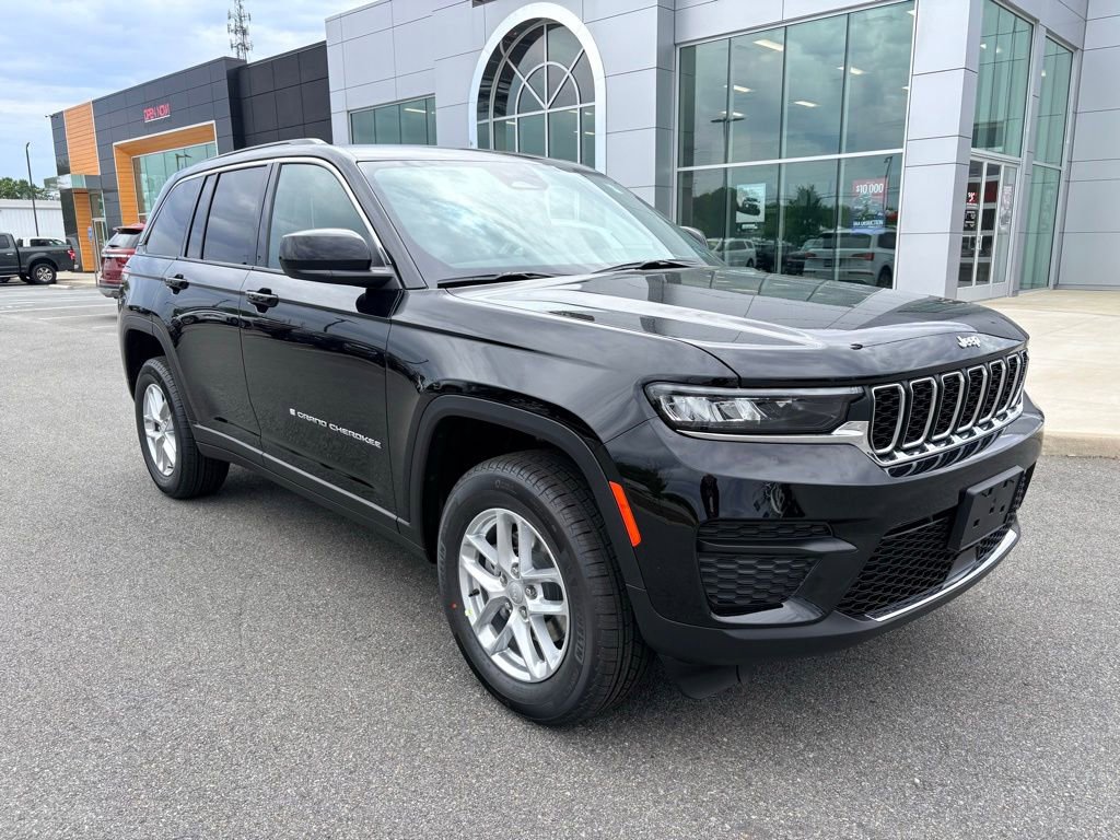 New 2026 Jeep Grand Cherokee Laredo
