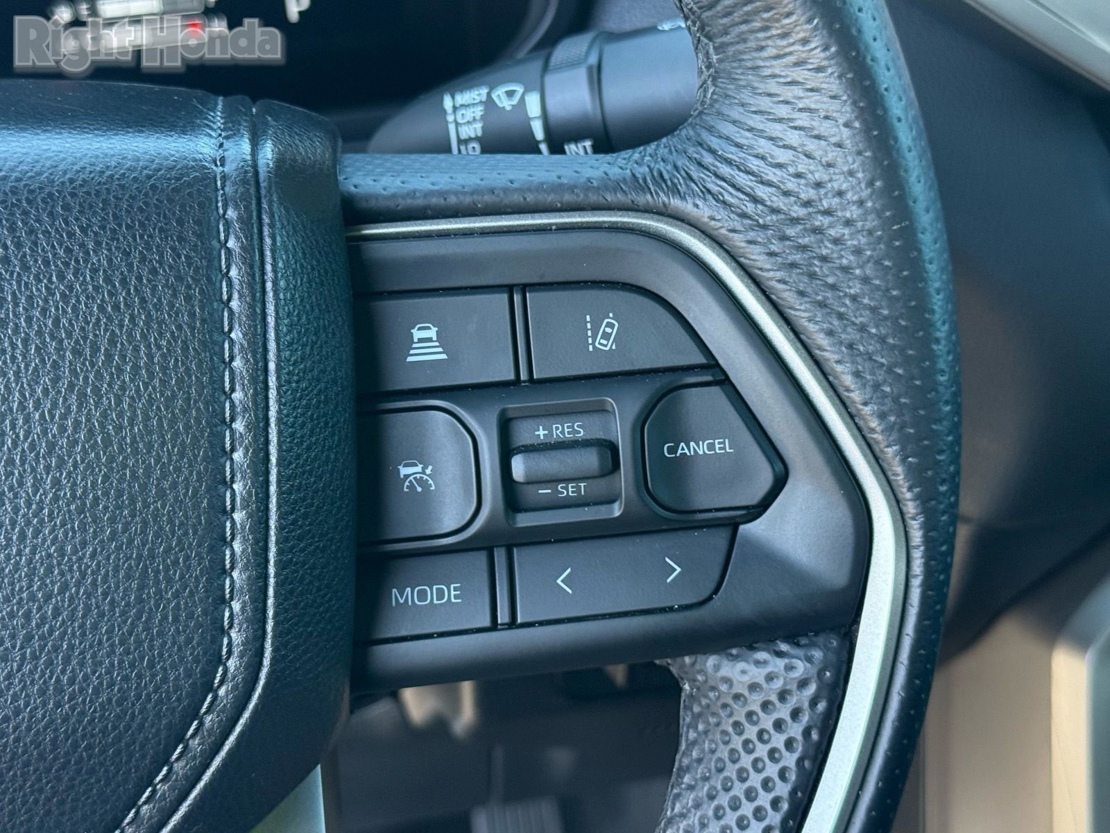 Used 2025 Toyota Tundra Limited AWD/4WD image 18