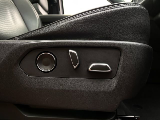 Used 2021 GMC Yukon Denali w/ Denali Premium Package image 32