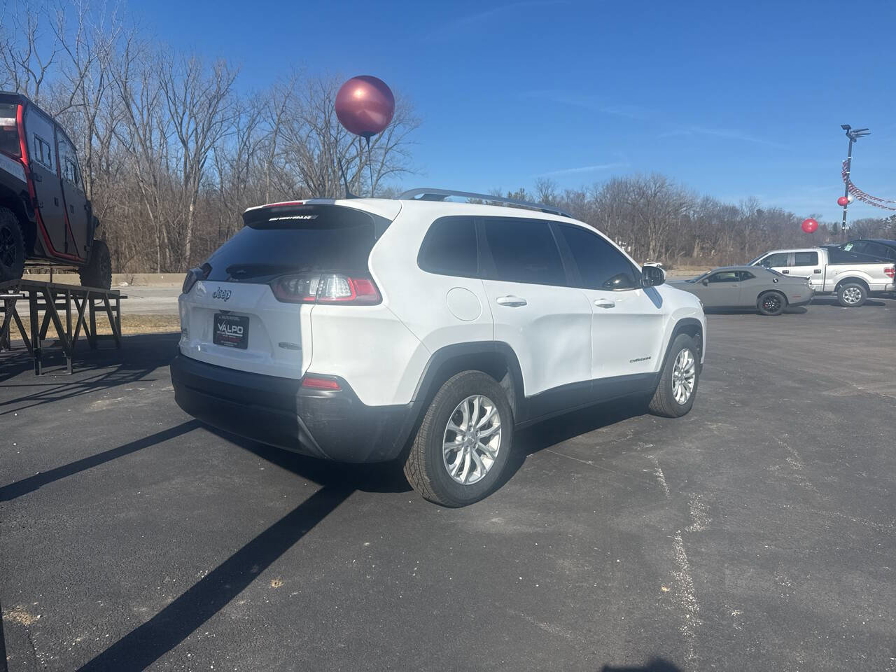 Used 2020 Jeep Cherokee Latitude w/ Cold Weather Group image 9