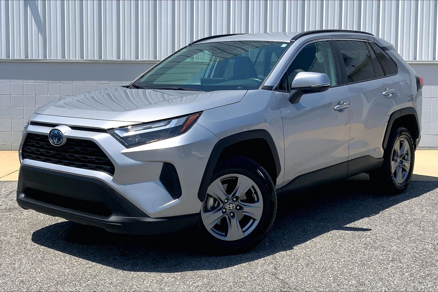 Used 2023 Toyota RAV4 XLE w/ XLE Grade Weather Package AWD/4WD image 2
