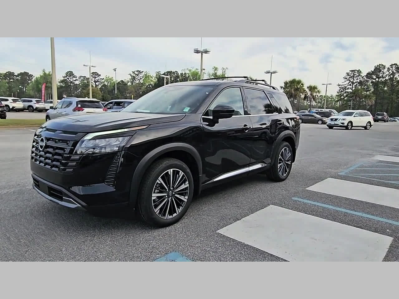 New 2026 Nissan Pathfinder Platinum FWD image 20