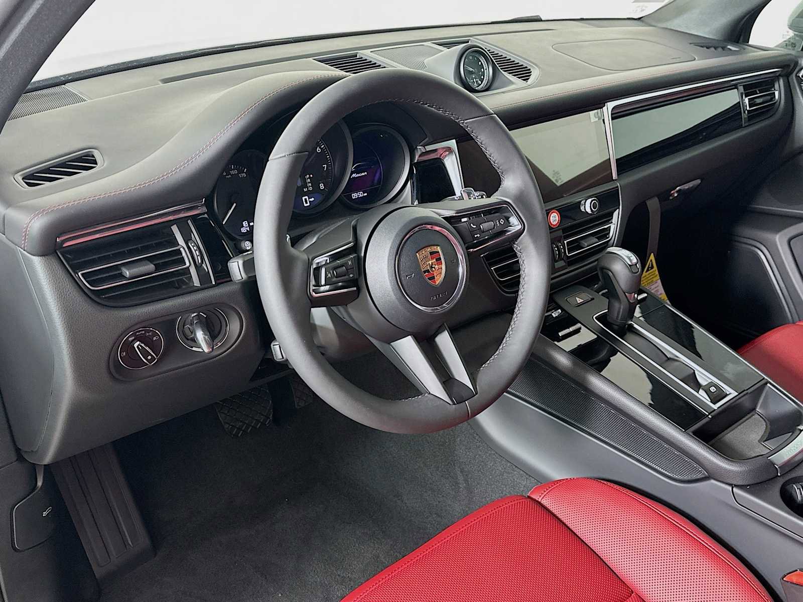 New 2026 Porsche Macan image 4