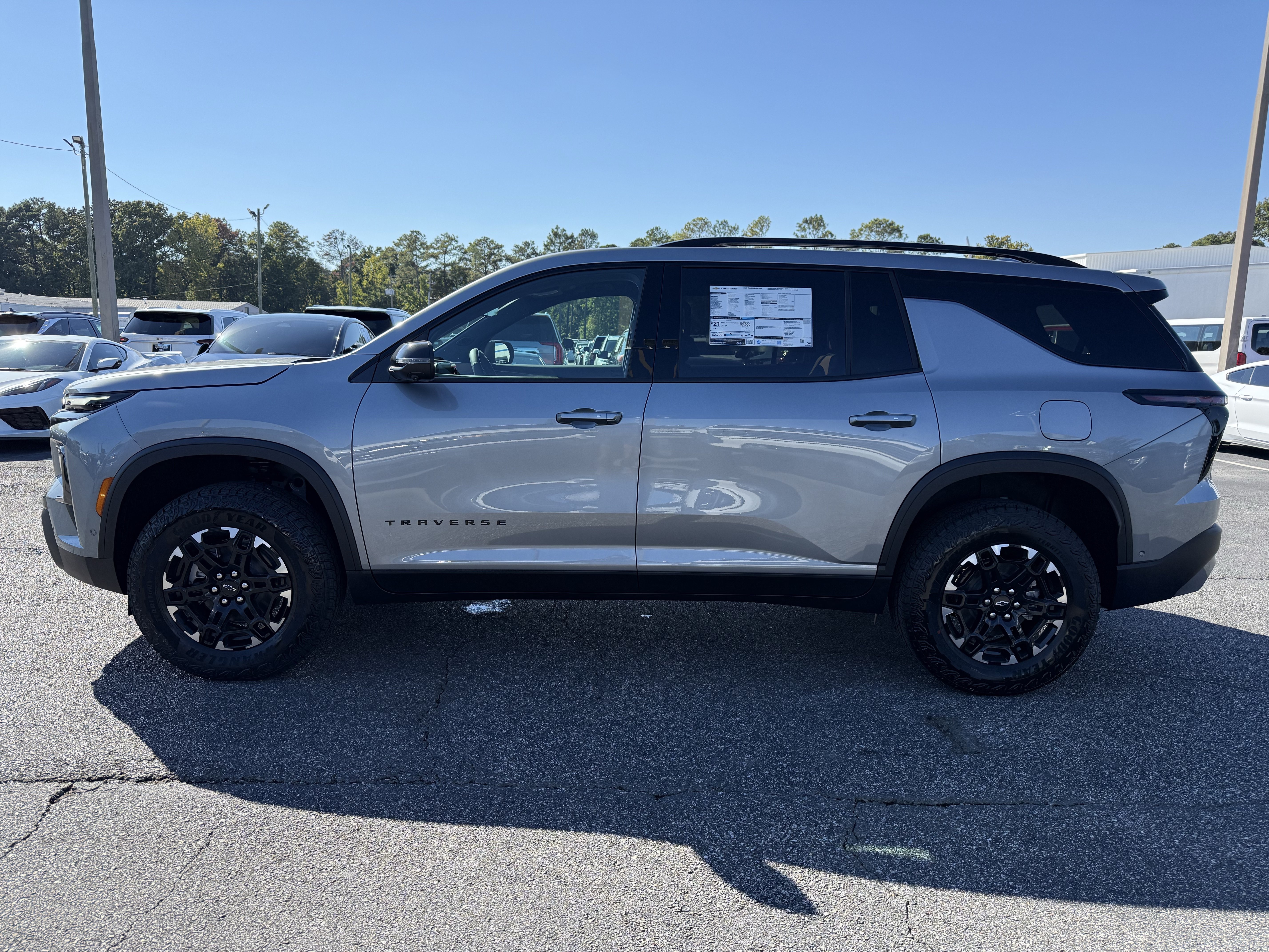 New 2027 Chevrolet Traverse Z71 w/ Enhanced Driving Package AWD/4WD image 7