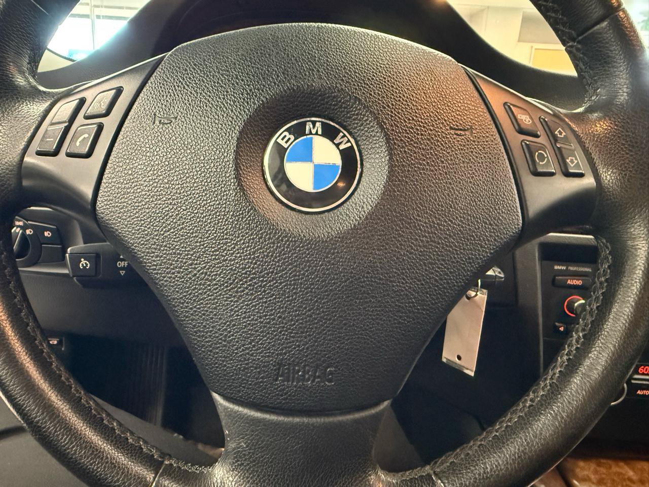 Used 2009 BMW 328i Sedan RWD image 14