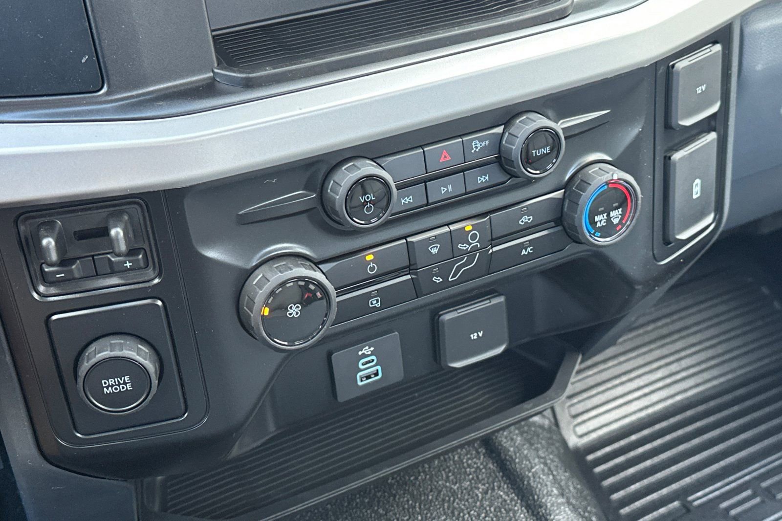 New 2026 Ford F550 2WD Regular Cab Super Duty image 18
