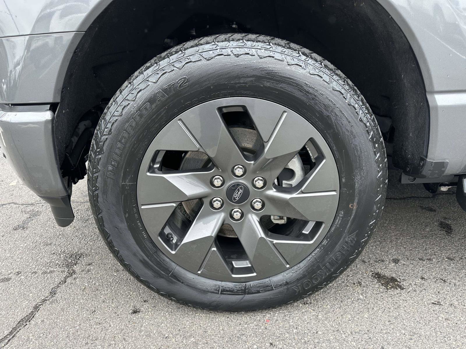 Used 2023 Ford F150 Lightning Lariat image 11