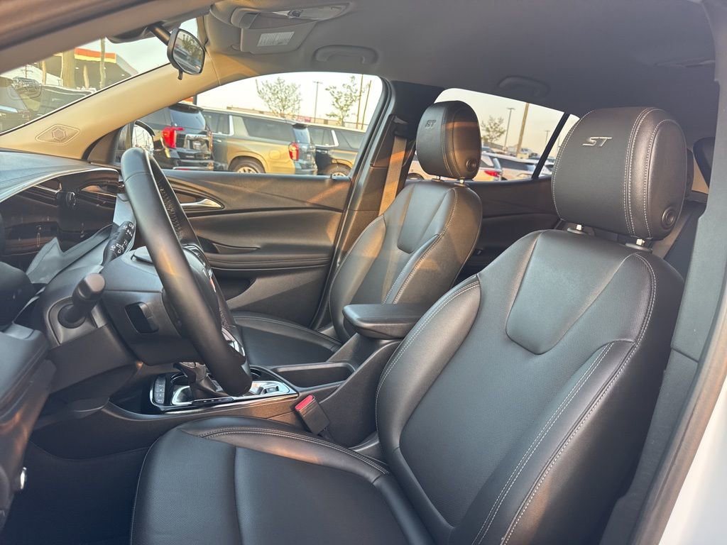 Used 2024 Buick Encore GX Sport Touring w/ Advanced Technology Package image 19