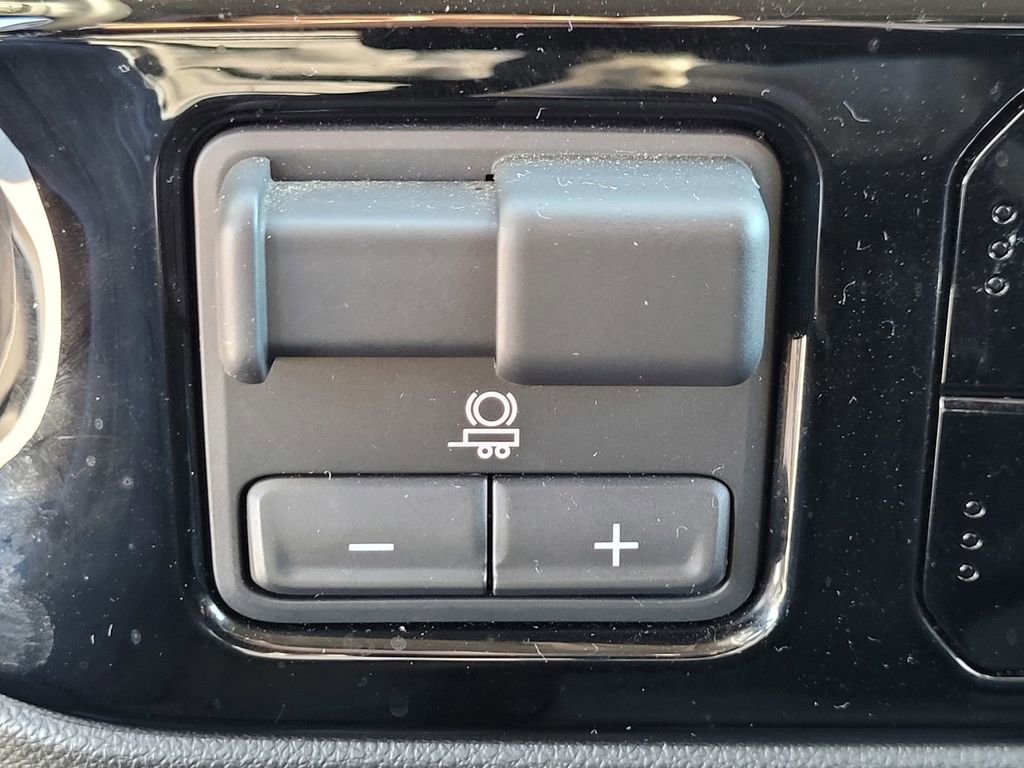 Used 2023 GMC Sierra 1500 Elevation image 22