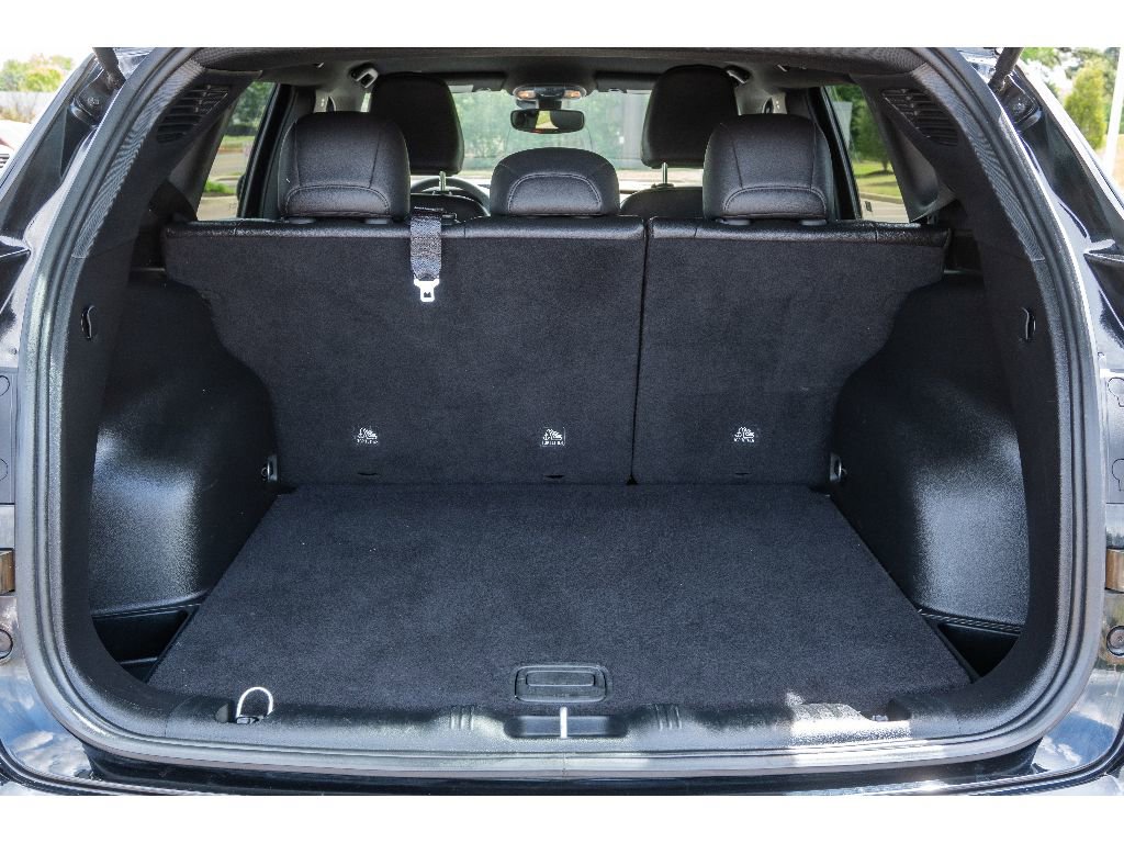 Used 2025 Jeep Compass Trailhawk image 15