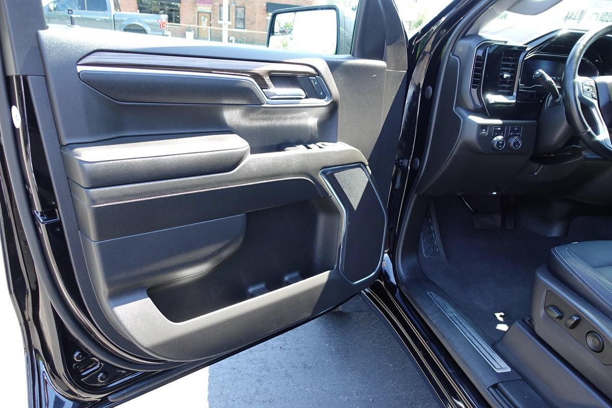 Used 2024 Chevrolet Silverado 1500 LT AWD/4WD image 15