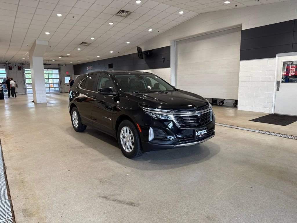 Used 2022 Chevrolet Equinox LT AWD/4WD image 1