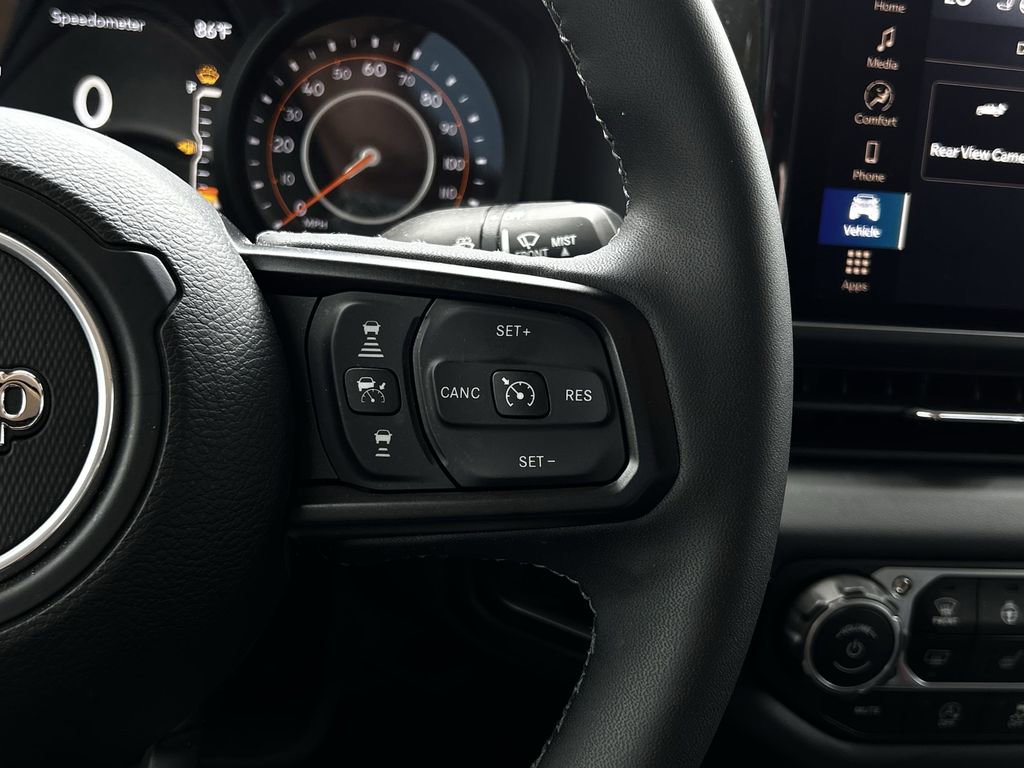 Used 2025 Jeep Gladiator Sport AWD/4WD image 15