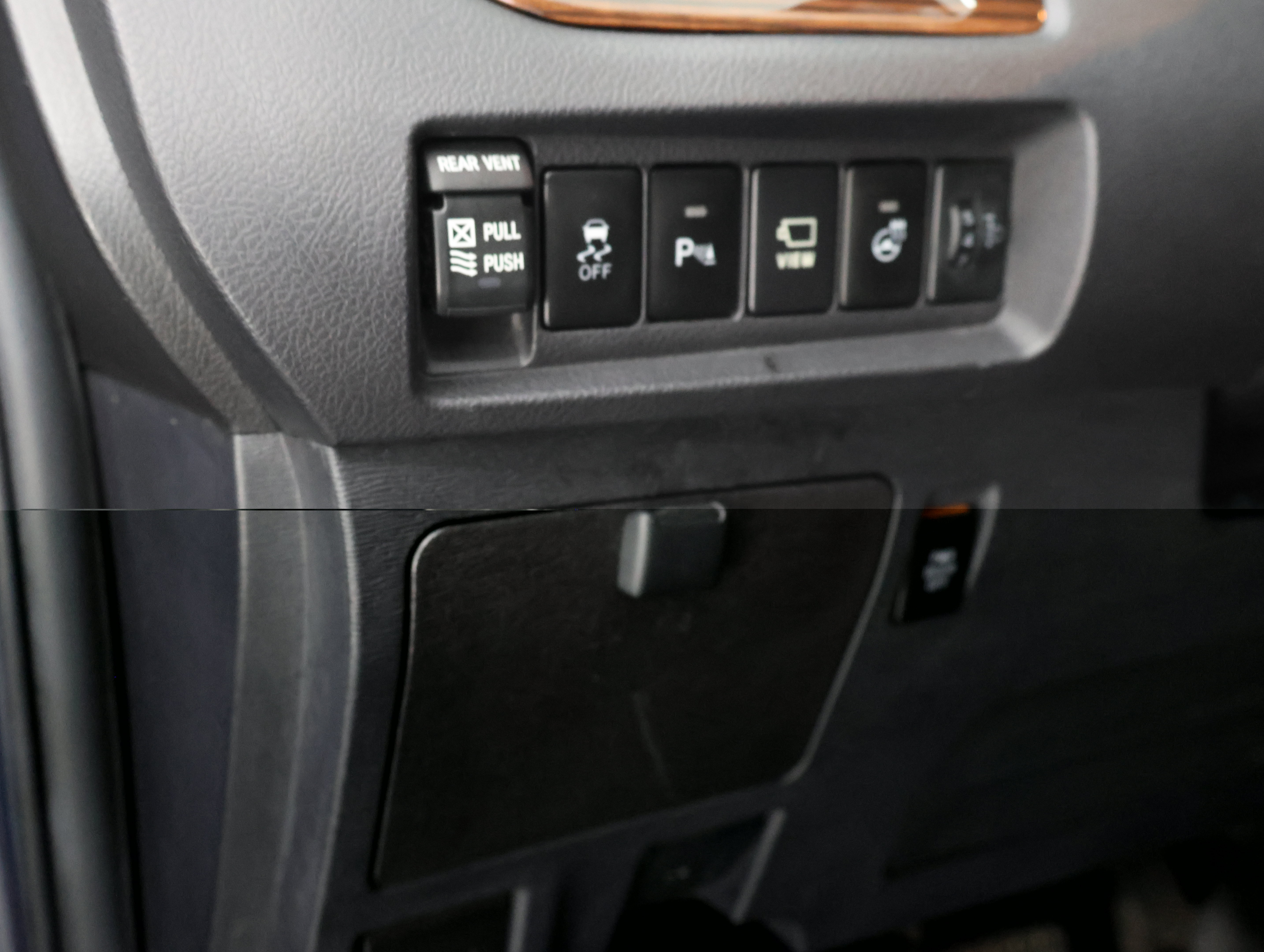 Used 2018 Toyota Sienna Limited Premium AWD/4WD image 47
