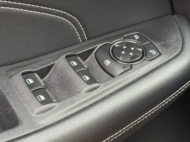 Used 2022 Ford Edge Titanium image 23