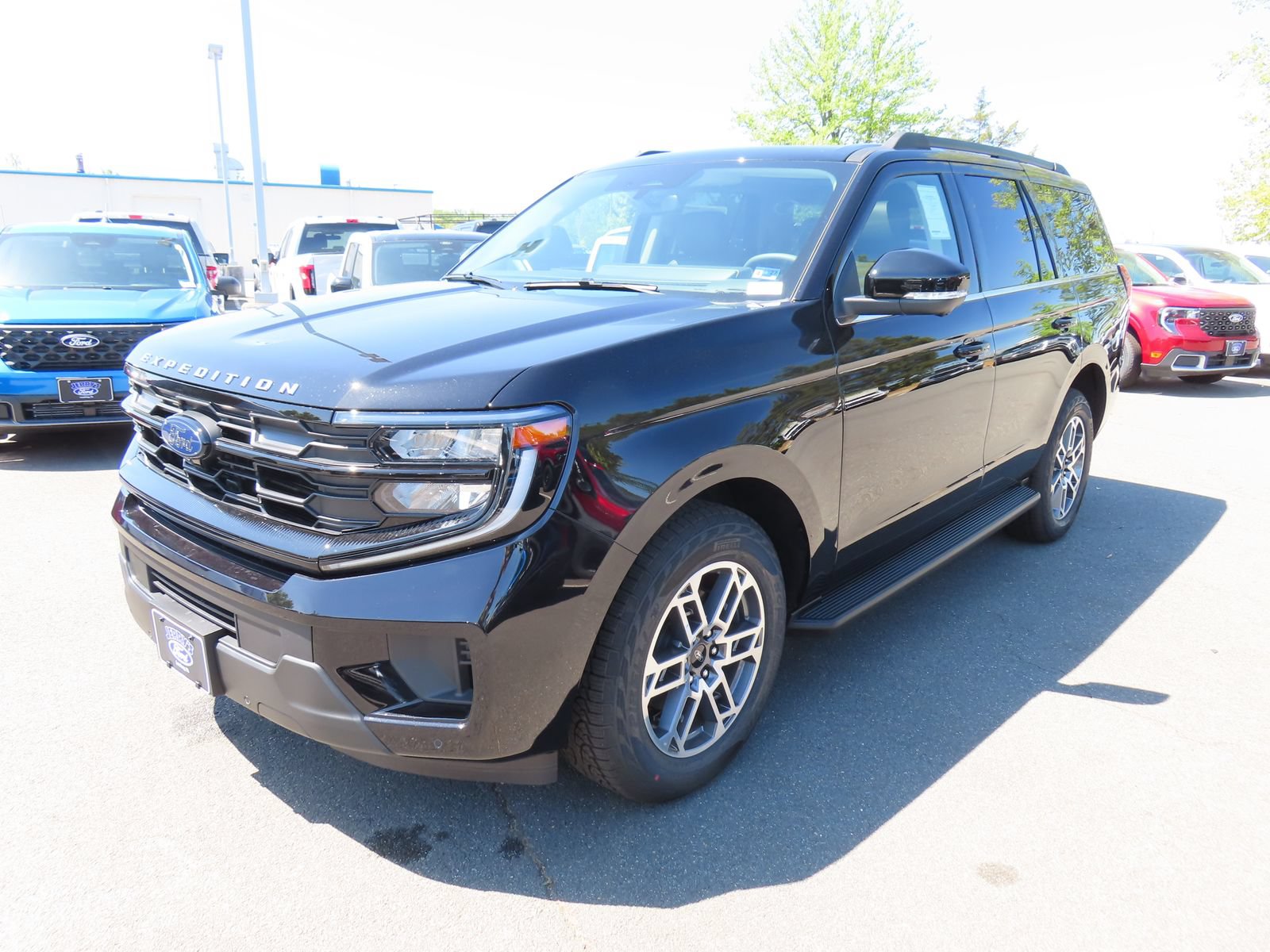 New 2026 Ford Expedition Active AWD/4WD image 3