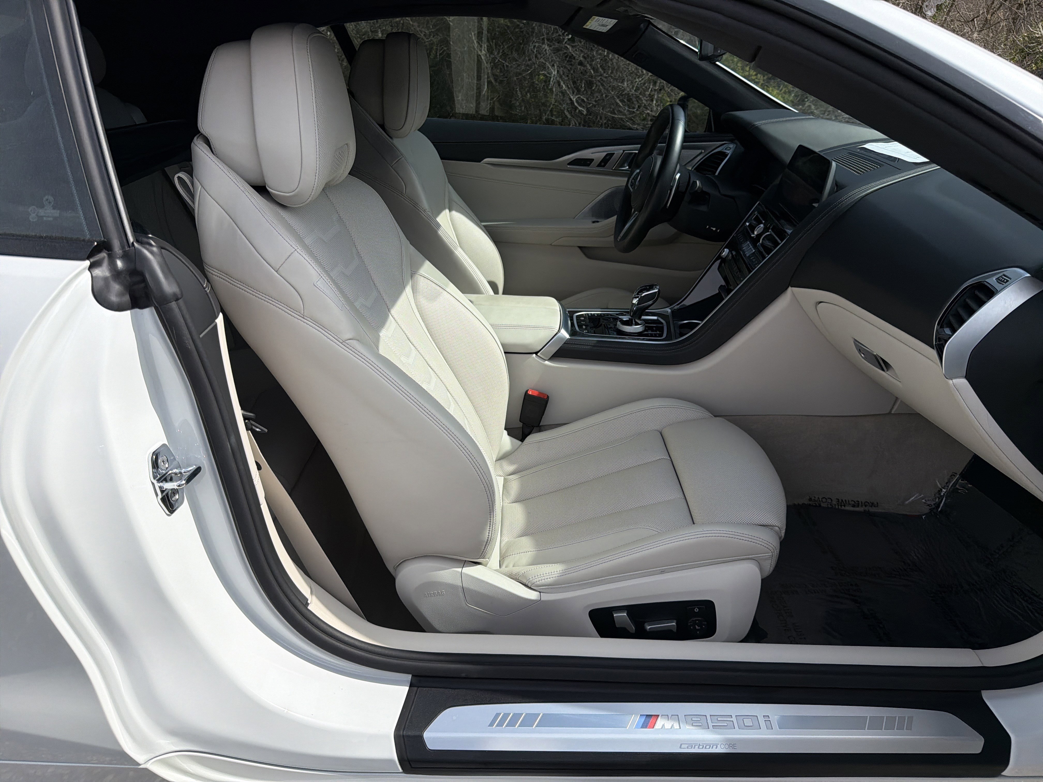 Used 2022 BMW M850i xDrive M850i xDrive Convertible w/ M Carbon Exterior Package image 16