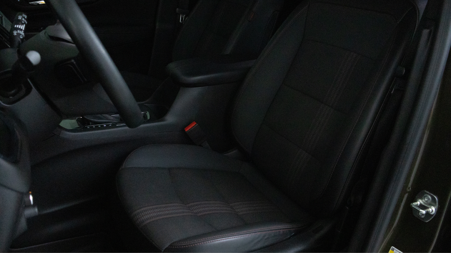 Used 2024 Chevrolet Equinox RS FWD image 11