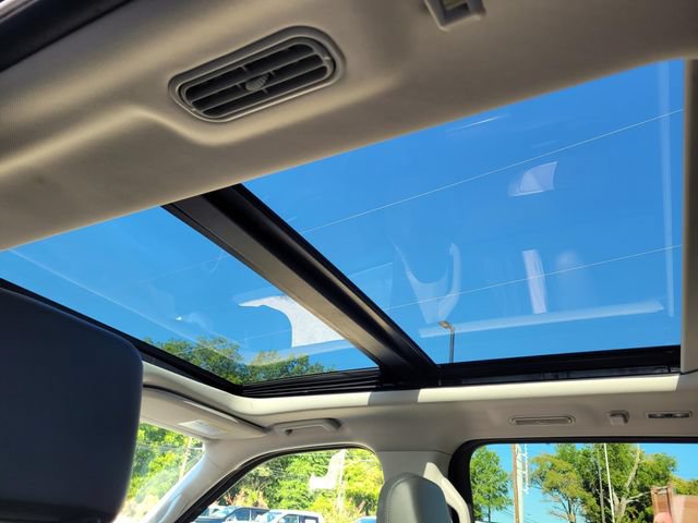 Used 2025 Ford Expedition Active RWD image 18