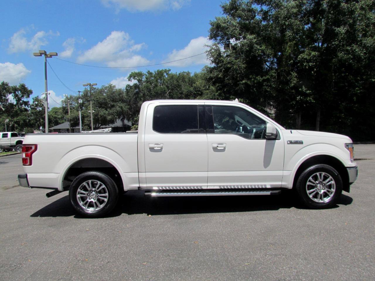 Used 2018 Ford F150 Lariat w/ Trailer Tow Package image 9
