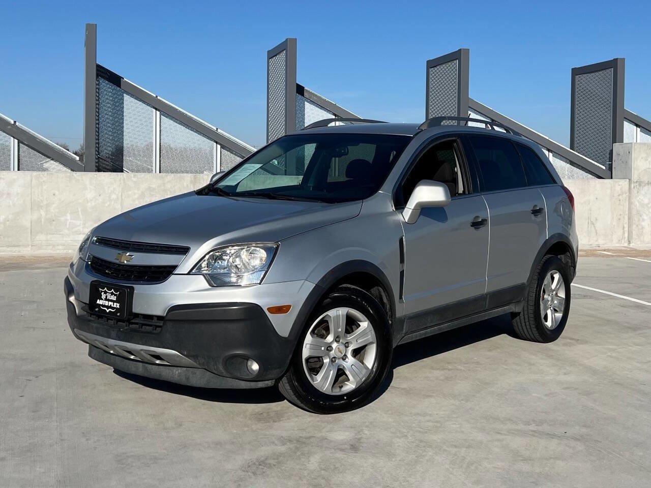 Used 2013 Chevrolet Captiva Sport LS FWD image 2
