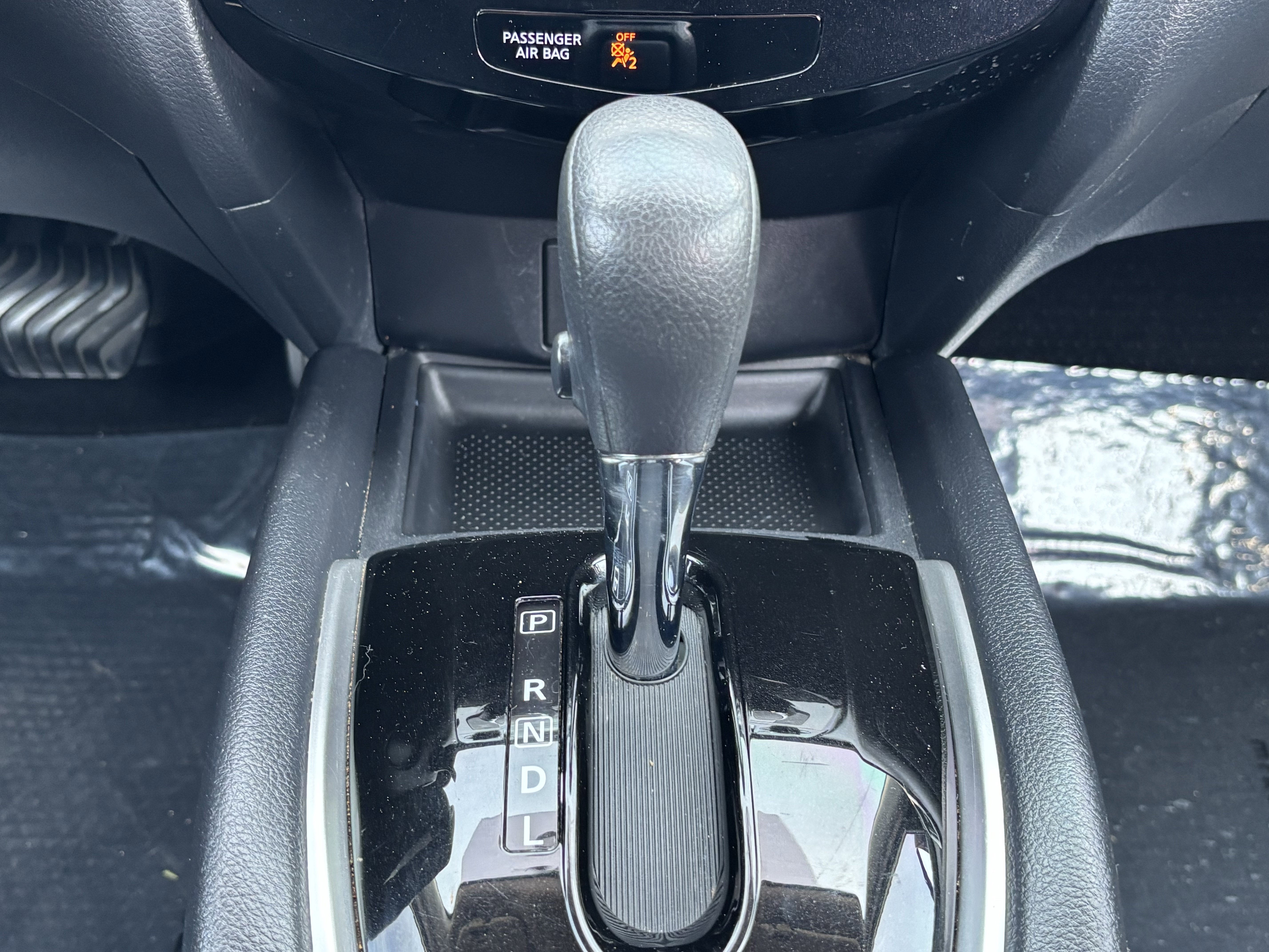 Used 2015 Nissan Rogue SV w/ SV Premium Package image 24