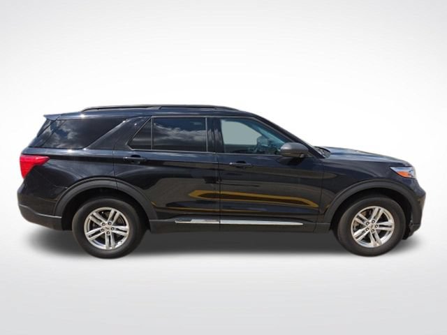 Used 2024 Ford Explorer XLT RWD image 9