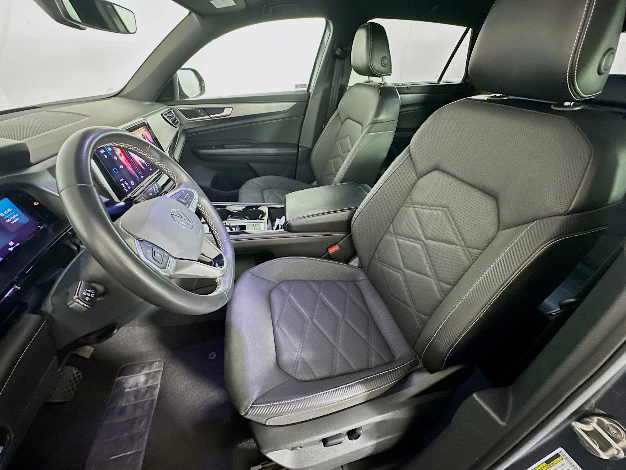 Used 2024 Volkswagen Atlas Cross Sport SE image 13