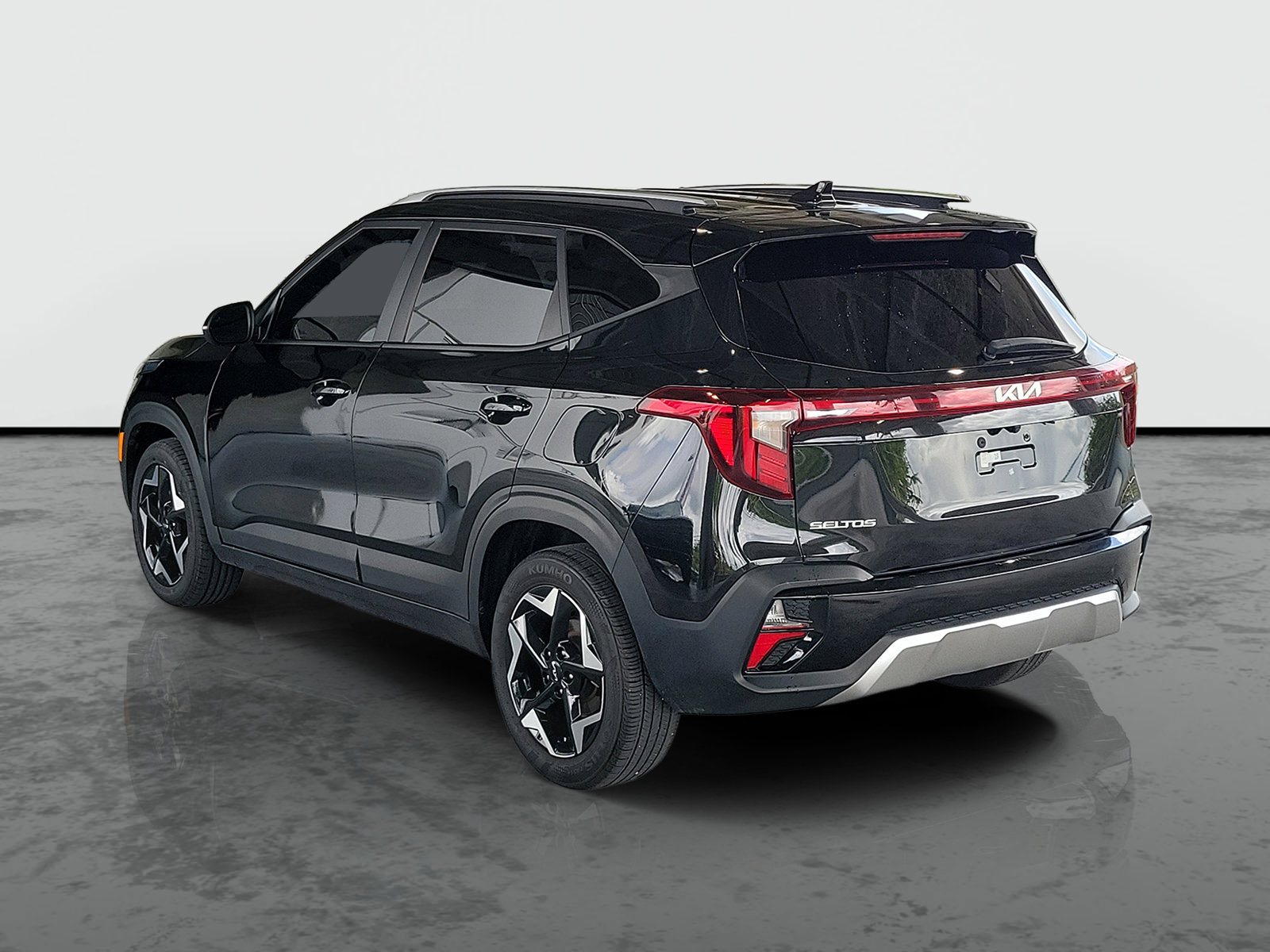 Used 2025 Kia Seltos S FWD image 3