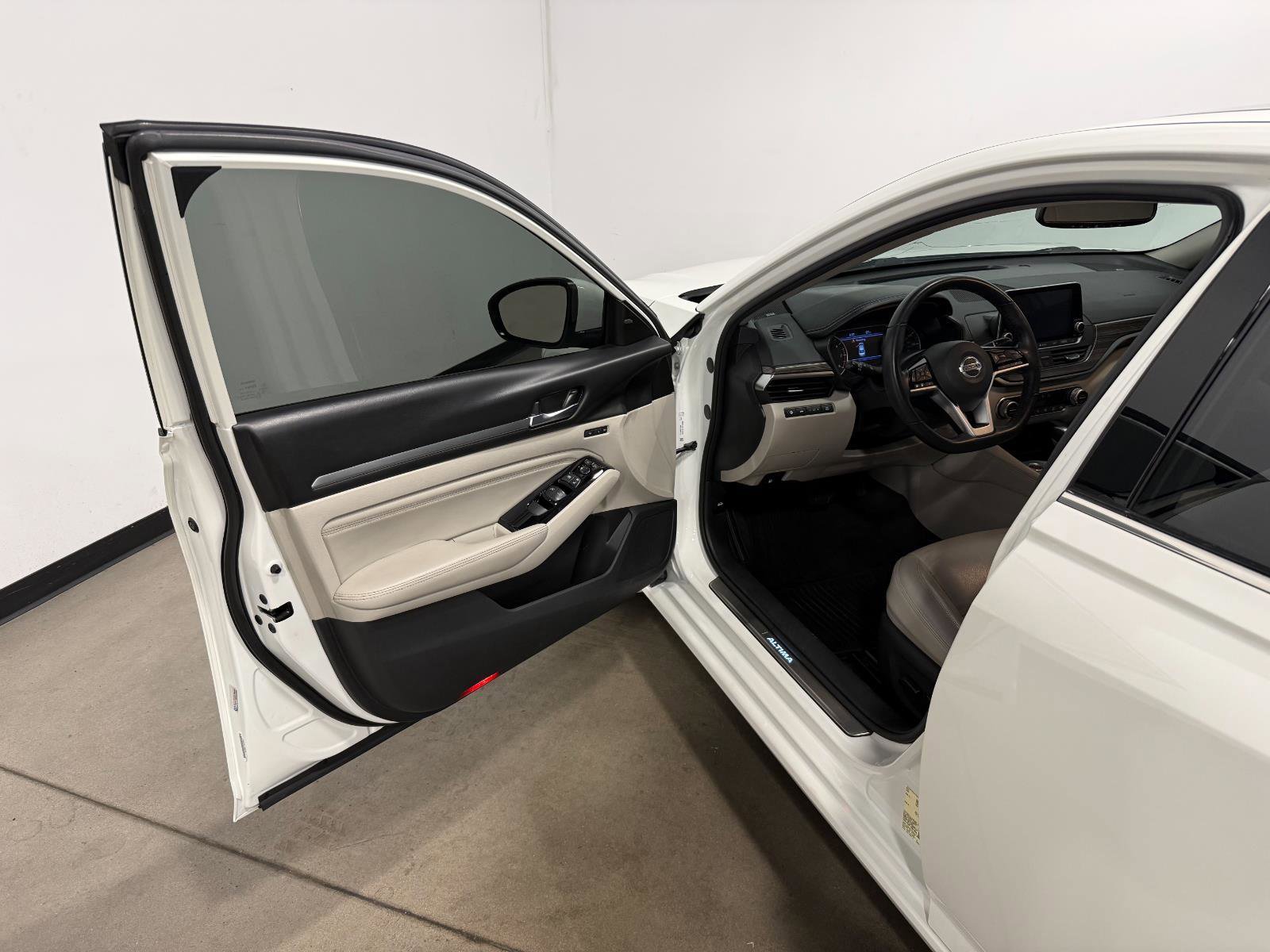 Used 2021 Nissan Altima 2.5 Platinum AWD/4WD image 8