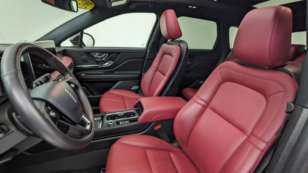 Used 2025 Lincoln Corsair Grand Touring w/ Towing Package image 2