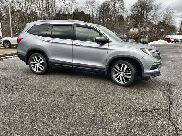 Used 2018 Honda Pilot Touring image 2