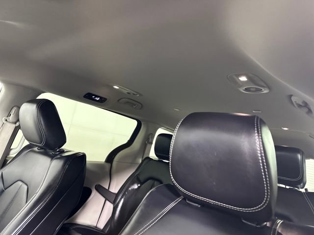 Used 2024 Chrysler Pacifica Select image 12