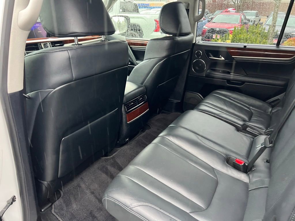 Used 2021 Lexus LX 570 4WD w/ Luxury Package image 16