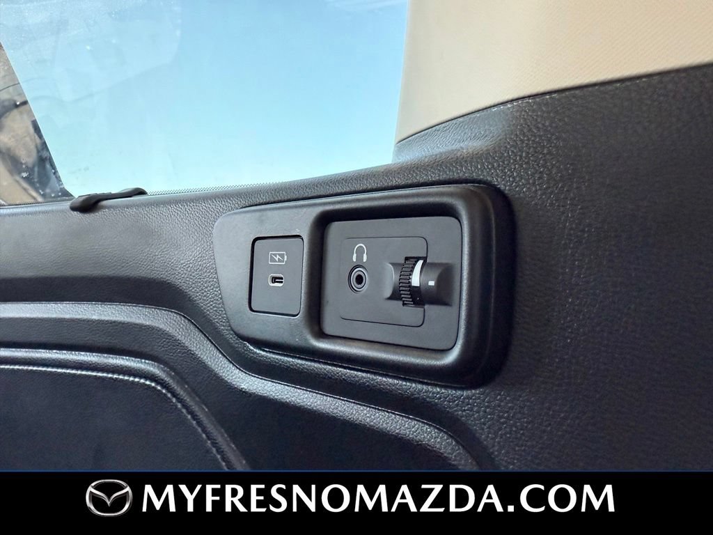 Used 2025 Honda Odyssey Touring image 43
