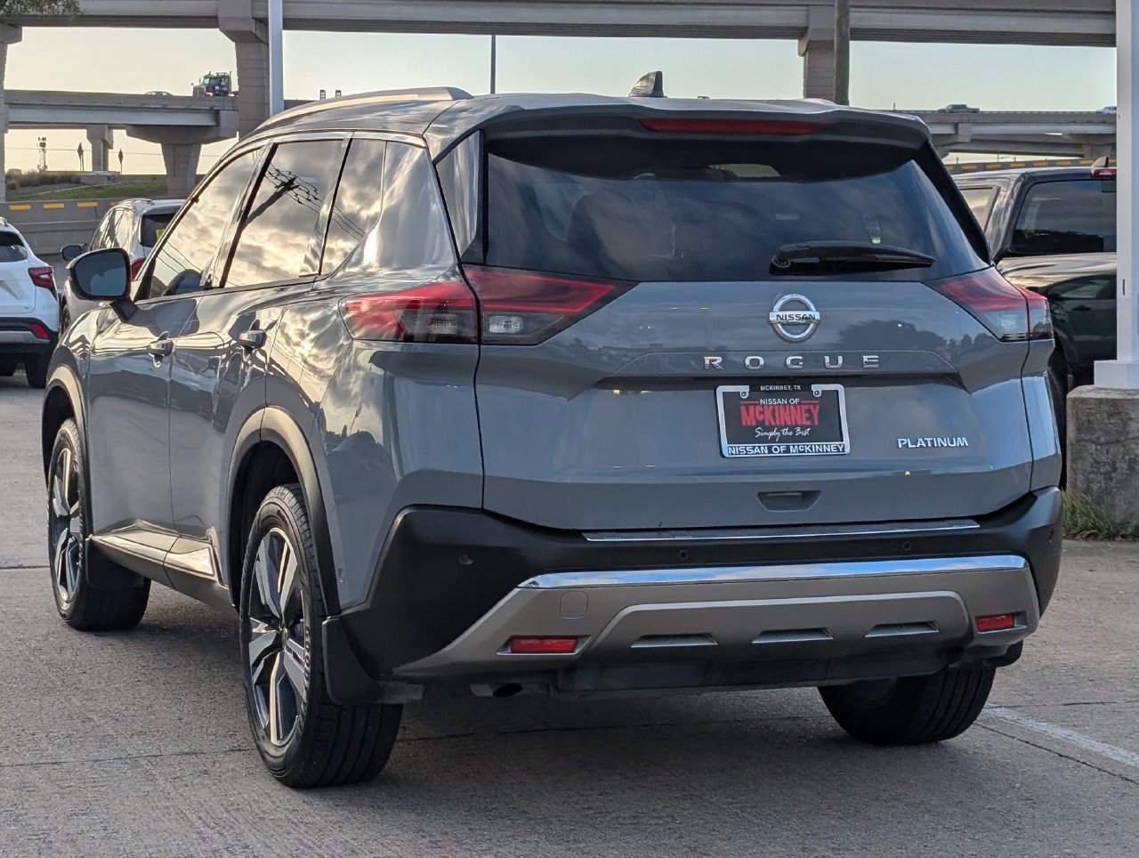 Used 2021 Nissan Rogue Platinum FWD image 4