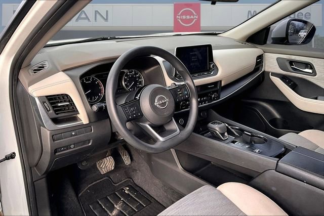 Used 2023 Nissan Rogue SV image 14