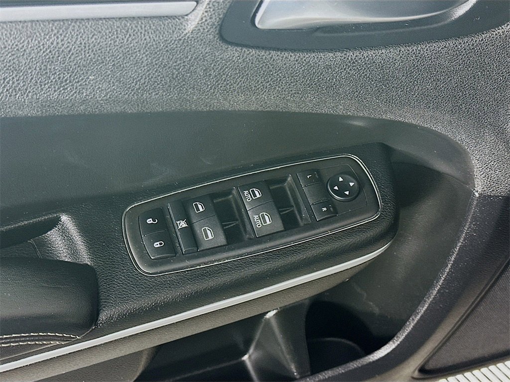 Used 2023 Chrysler 300 S image 24