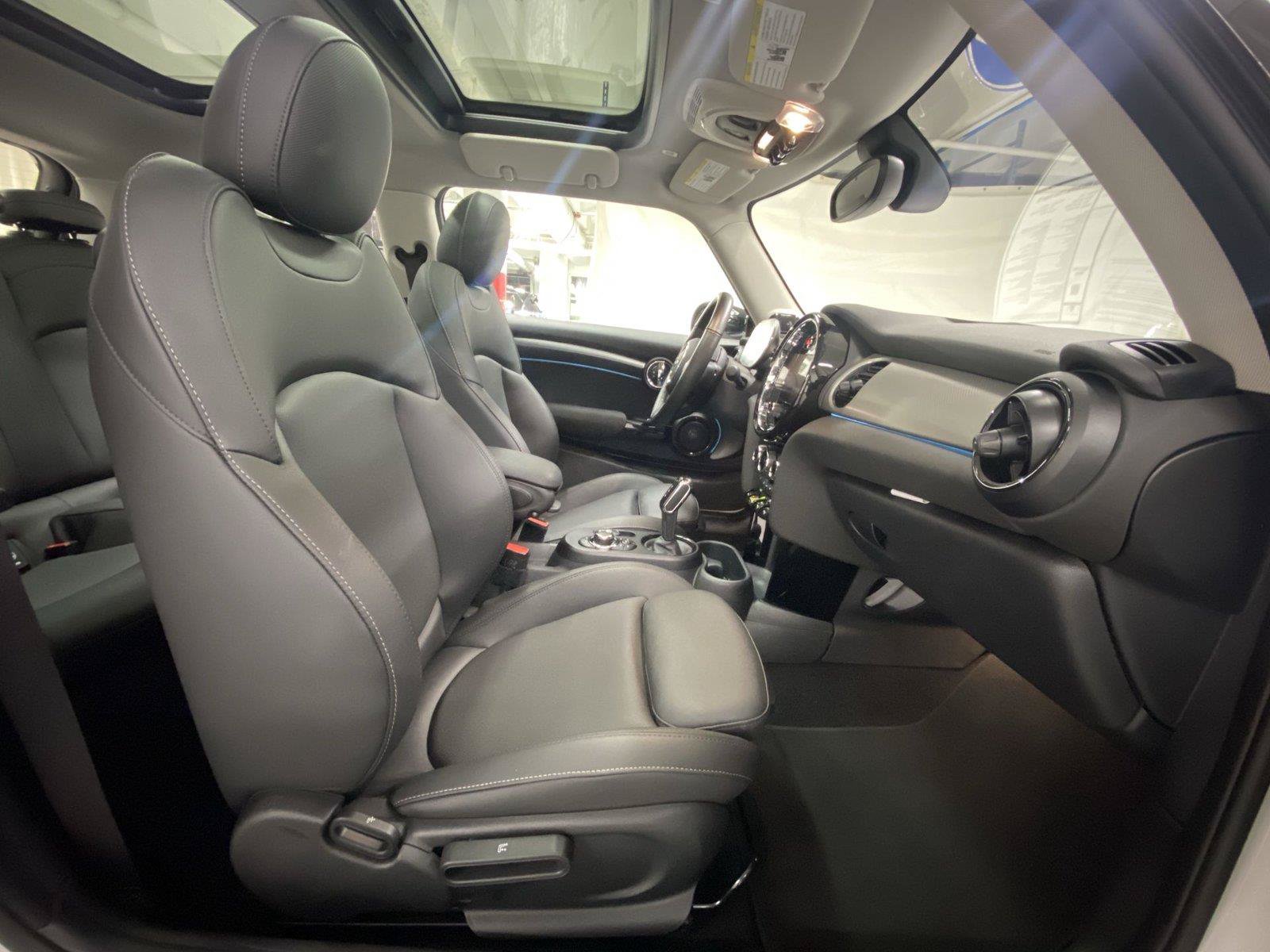 Used 2024 MINI Cooper SE FWD image 30