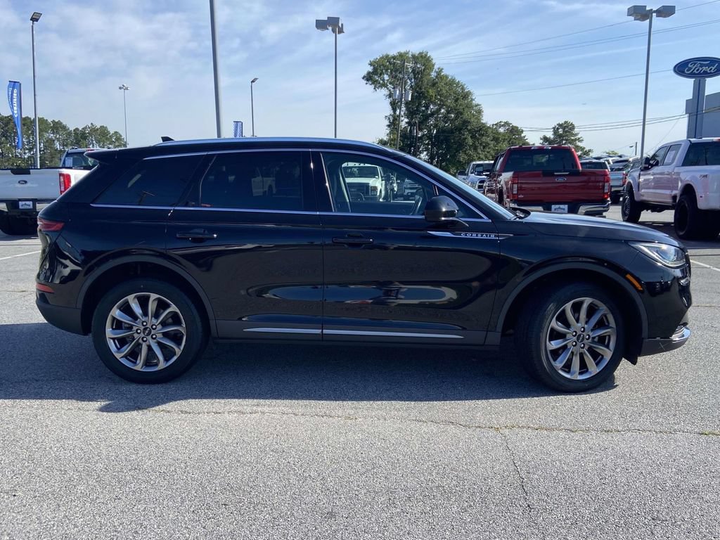 Used 2021 Lincoln Corsair AWD w/ Premium Package image 2