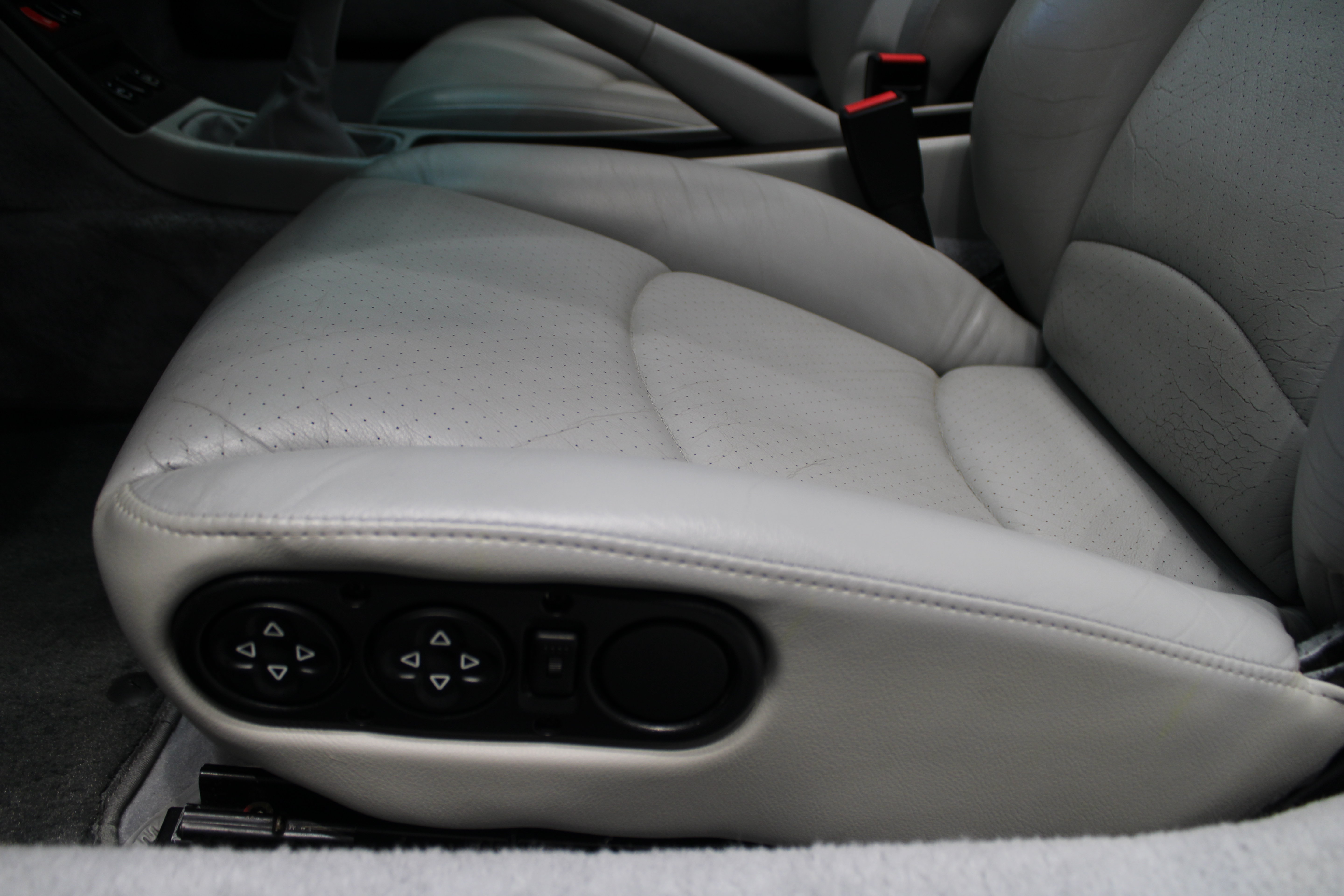Used 1996 Porsche 911 Cabriolet image 25