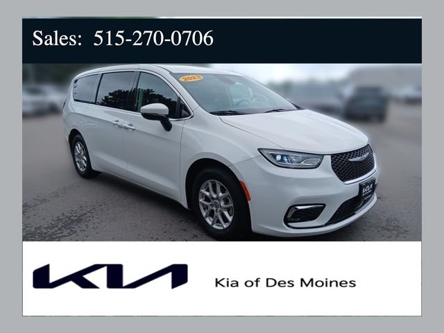 Used 2023 Chrysler Pacifica Touring-L FWD image 1