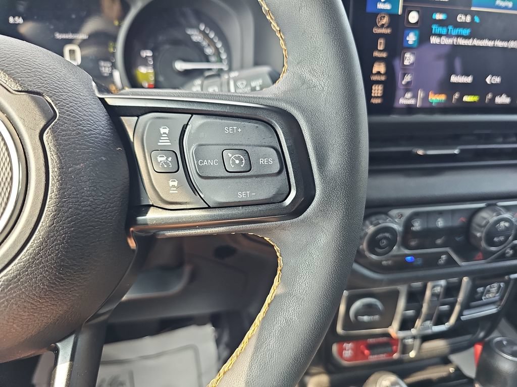 Used 2024 Jeep Wrangler Unlimited AWD/4WD image 17