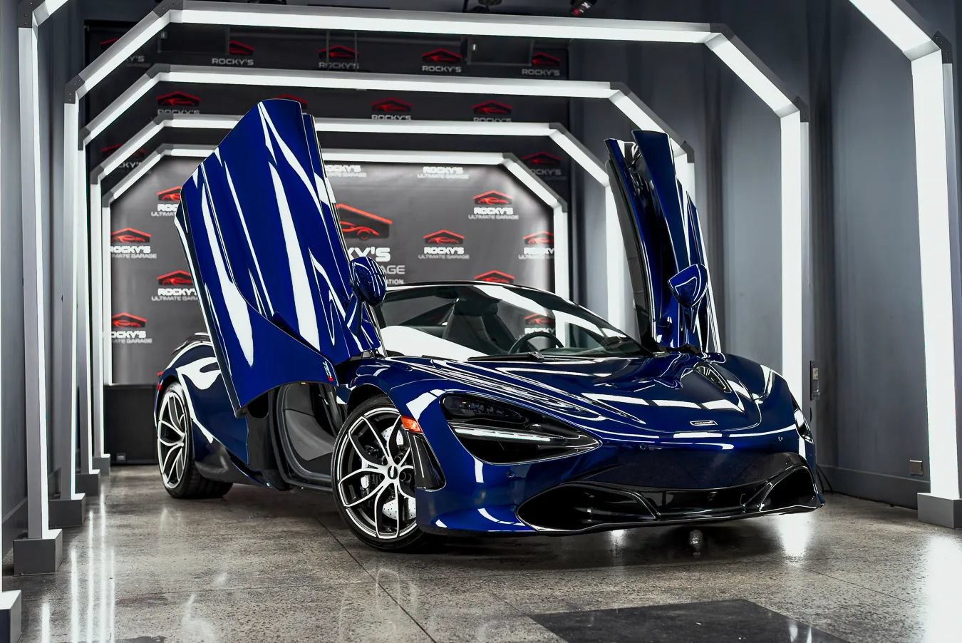 Used 2020 McLaren 720S Spider RWD image 43