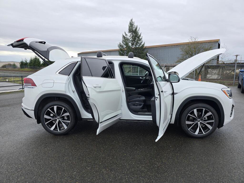 New 2026 Volkswagen Atlas Cross Sport SEL Premium R-Line AWD/4WD image 18