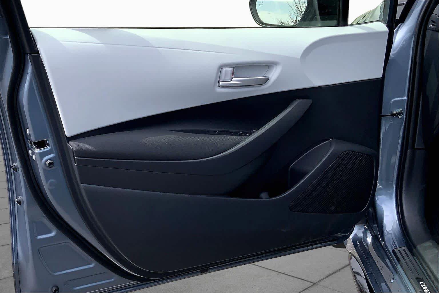 Used 2026 Toyota Corolla SE FWD image 21