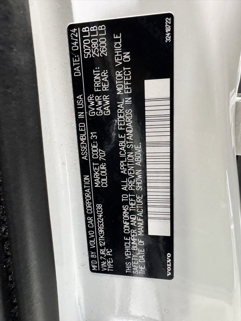 Used 2024 Volvo S60 B5 Core image 30