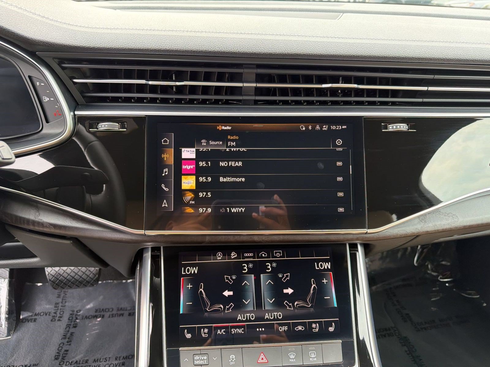 Used 2023 Audi Q7 3.0T Premium Plus w/ Premium Plus Package AWD/4WD image 18